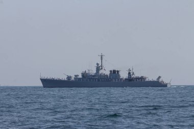 Ukrayna Deniz Kuvvetleri 'ne ait bir askeri gemi Odesa şehrinde bir askeri geçit töreninde. Ukrayna. 24 Ağustos 2021