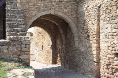 Bilhorod-Dnistrovskyi kalesi ya da Akkerman kalesi (Kokot olarak da bilinir) üzerindeki giriş taşlı kapı. Bilhorod-Dnistrovskyi. Ukrayna