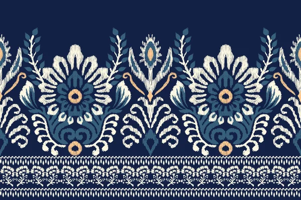 ネイビーブルーの背景にイカットの花ペイズリー刺繍 イカットの民族的な東洋のパターンの伝統 アステカスタイル抽象的なベクトルイラスト テクスチャ ファブリック ラッピング サロンのためのデザイン — ストックベクタ