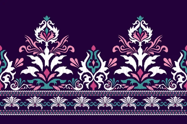 Ikat Bordado Paisley Floral Sobre Fondo Púrpura Ikat Patrón Étnico — Vector de stock