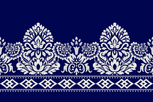 Ikat Floral Paisley Bordado Fundo Azul Branco Ikat Étnico Padrão —  Vetores de Stock