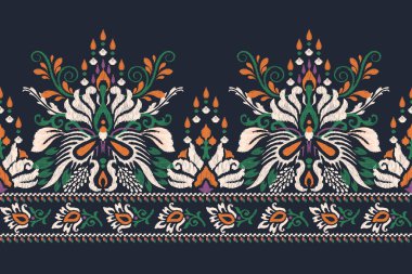 Siyah arkaplana Ikat desenli desenli işleme.Etnik oryantal desen geleneği. Doku, kumaş, giysi, ambalaj, dekorasyon, sarong, eşarp için soyut vektör çizimi.