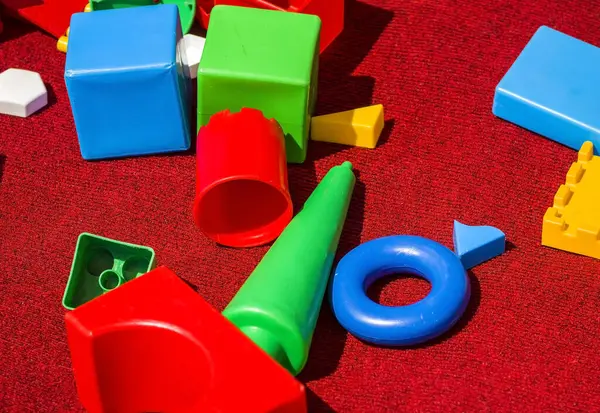 Brinquedos Cores Crianças Espalham Contexto Espaço Cópia Uma Zona Jogo — Fotografia de Stock