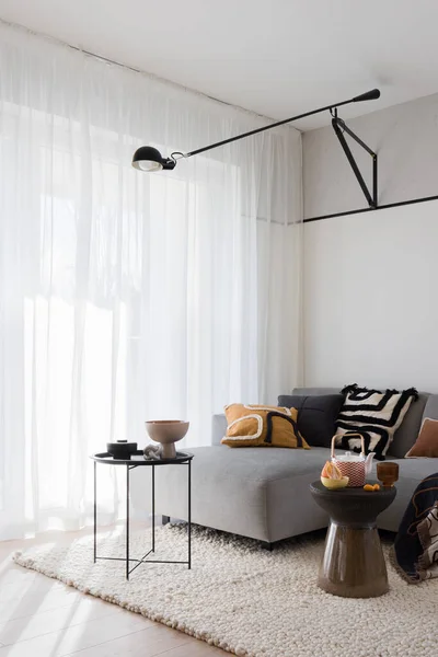 Eclectic Bright Living Room Big Window White Curtain Elegant Sofa Stockfoto