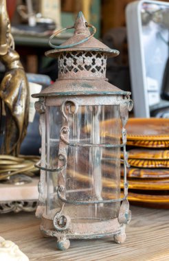 mum lambası antikacıda