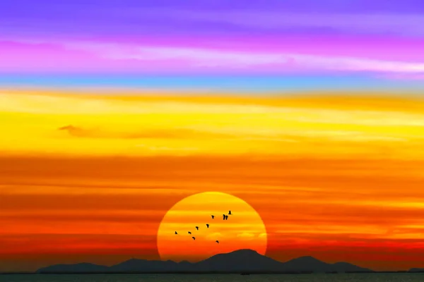 Nascer Sol Pôr Sol Cor Vermelha Nuvem Colorida Com Pássaros — Fotografia de Stock