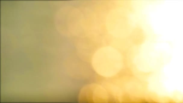 Wazige Reflectie Grote Glitter Zonsondergang Licht Het Water Oppervlak Van — Stockvideo