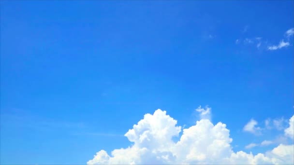 Clear Blue Sky Little White Culumus Cloud Rollong Rainy Season — Stock Video