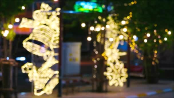 Geceleri Pattaya Ağaçlarla Süslenmiş Bulanık Sokak Işıkları Turistleri Gece Güzelliğini — Stok video