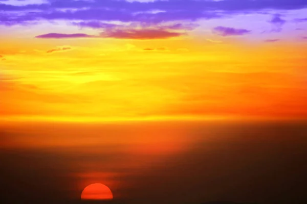 Solnedgång Färgglada Lila Gul Orange Himmel Och Mörkt Moln Och — Stockfoto