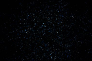 Siyah granit levhaların ortasında mavi parlak bir kristal bulunur. Her iki katta, duvarlarda ve üst katlarda iç dekorasyon için kullanılır.