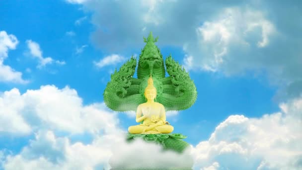 Buddha Oro Protegido Por Capucha Del Mítico Rey Verde Naga — Vídeo de stock