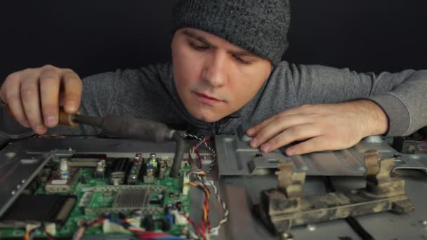 Electrician Repairs Holds Tool His Hands Looking Breakdown — Stockvideo