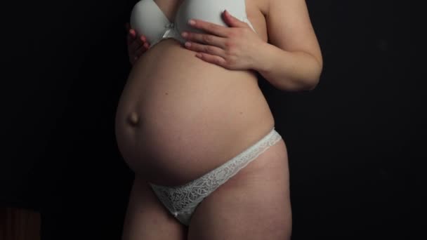 Mujer Embarazada Ropa Interior Ella Está Embarazada Semanas Tiene Vientre — Vídeos de Stock
