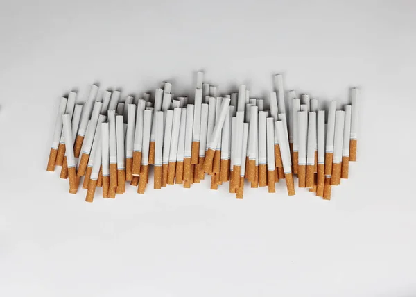 Πολλά Τσιγάρα Λευκό Φόντο Έντονο Πάθος Για Κάπνισμα Επιβλαβές Για — Φωτογραφία Αρχείου