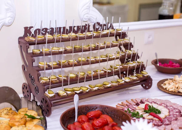 Büfett Vorhanden Verschiedene Fleischsnacks Hochzeitsbankett Reiche Küche Buffet Appetitliche Snacks — Stockfoto