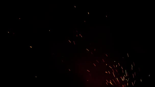Полет Пламени Костра Огненные Искры Черном Фоне Могут Использованы Качестве — стоковое видео