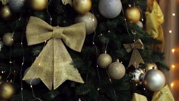 Weihnachtsdekoration Weihnachtsbaumspielzeug Festliche Atmosphäre Vor Dem Jahreswechsel Geschenke Vom Weihnachtsmann — Stockvideo