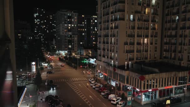 2023 Batumi Georgië Nachtstad Batumi Wolkenkrabbers Hoogbouw Het Nachtleven Auto — Stockvideo