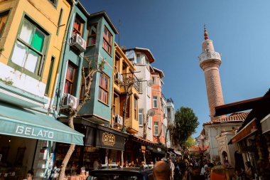 11.04.2024, İstanbul, Türkiye. Fener ve Balat bölgesi ve renkli evler. Yüksek kalite fotoğraf