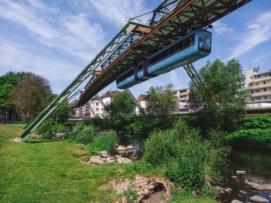 Wuppertal 'da yüzen eşsiz tramvay 
