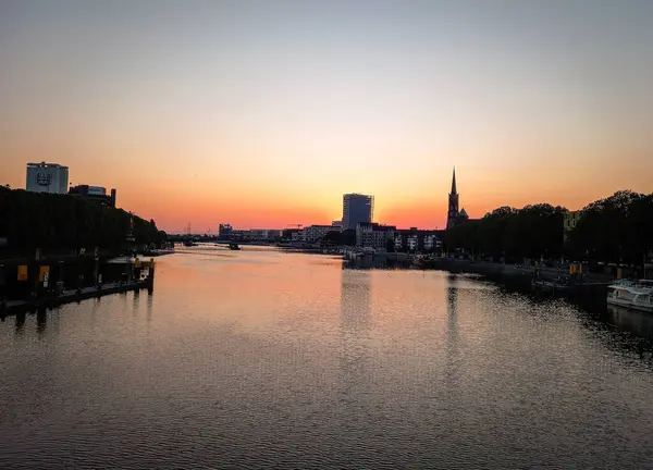 Ποταμός Weser Στη Βρέμη Βράδυ — Φωτογραφία Αρχείου