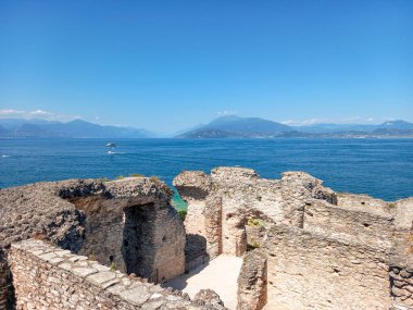 Catullus 'un Garda Gölü' ndeki mağaraları 