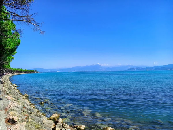 Lago Garda Vista Dal Lungolago Mazzini Peschiera Del Garda — Foto Stock