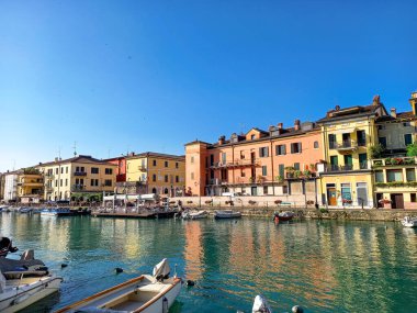Peschiera del Garda İtalya 'da güzel bir şehirdir. 