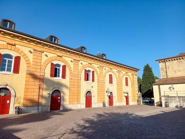 Caserma d 'Artiglieria di Porta Verona (Porta Verona Topçu Kışlası), Peschiera del Garda 