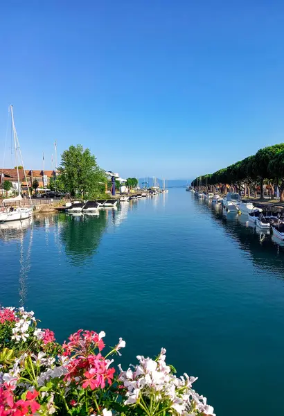 Peschiera del Garda, Garda Gölü 'nde güzel bir yerdir. 