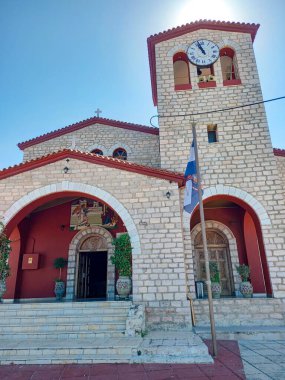 İgoumenitsa 'da Kutsal Bakire Meryem' in Varsayımı Kilisesi 'nin cephesi