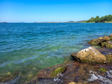 Igoumenitsa Körfezi 'nin güzel suyu. 
