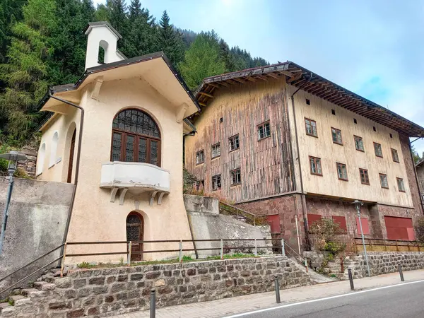 Brenner Binaları (Güney Tyrol)