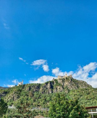 Kutsal Haç Kilisesi ve Chiusa 'daki Sabiona Manastırı. 
