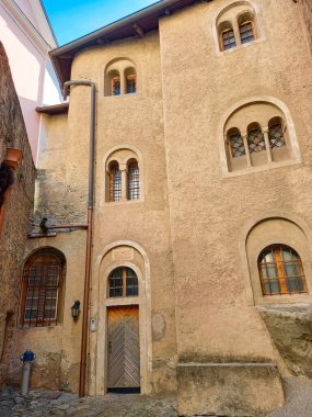 Chiusa 'daki Sabiona Manastırı (Güney Tyrol)