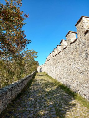 Chiusa, İtalya 'da ortaçağ duvarları 