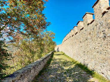 Klausen 'in eski ortaçağ mimarisi 