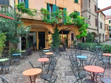 Sabah Padua 'da bir restoran. 