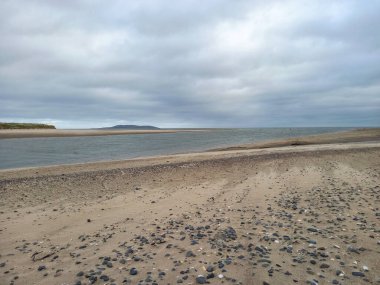Malahide nehri ile İrlanda Denizi arasında 