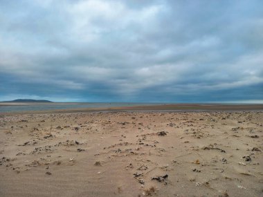 İrlanda 'daki Malahide plajı. 