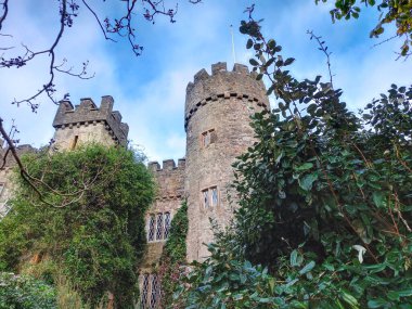 Malahide 'in eski ortaçağ mimarisi 