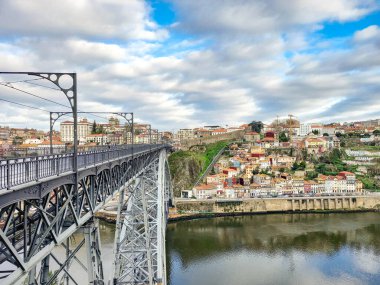 Dom Luis Köprüsü Porto 'da ünlü bir yerdir.