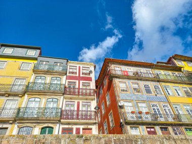 Porto 'da Ribeira' nın renkli mimarisi 