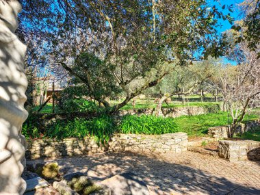 Fatima 'da Arneiro' nun Kuyusu ile Bahçe 