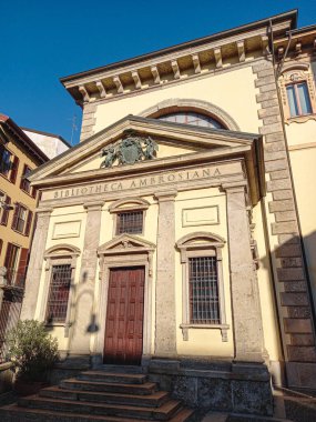 Biblioteca Ambrosiana Milano 'da tarihi bir kütüphanedir.