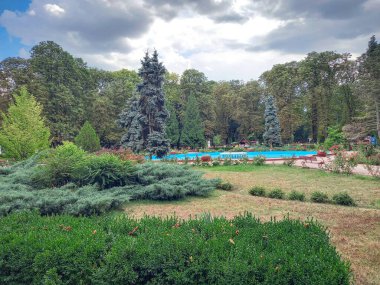 Roma 'da parkın üzerindeki bulutlar 