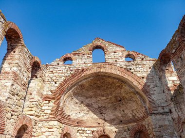 Nesebar 'daki harabe kilisenin unsuru. 