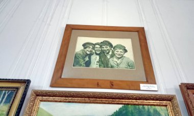 Modern Ukrayna sanatı bir insanın duyguları ve duygularına, kendisiyle ve çevreyle olan ilişkisine adanmıştır..