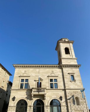 San Marino 'daki Palazzo Pubblico' nun karşısındaki antik bir bina olan Parva Domus neredeyse yedi yüz yaşında..